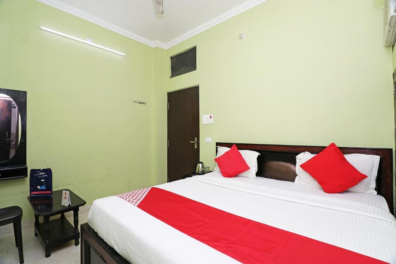 Capital O 11480 Hotel Blue Star バラナシ エクステリア 写真