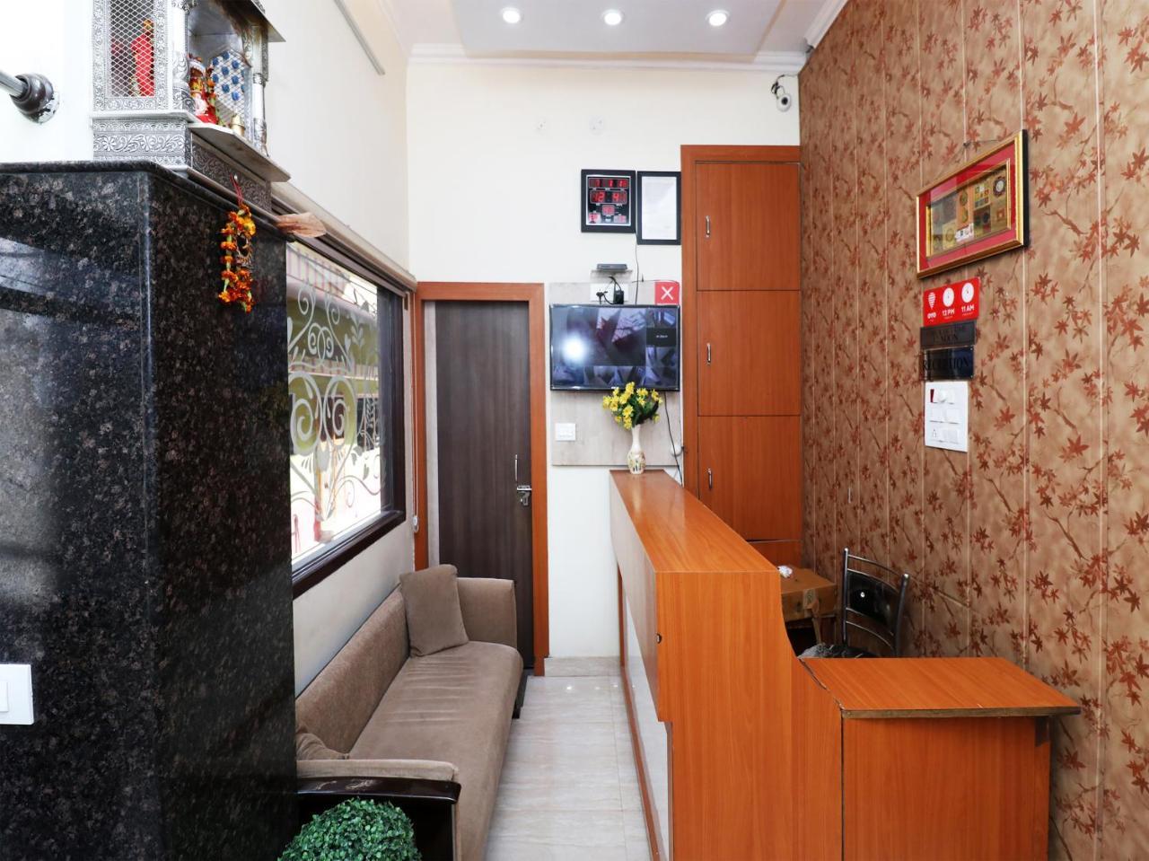 Capital O 11480 Hotel Blue Star バラナシ エクステリア 写真